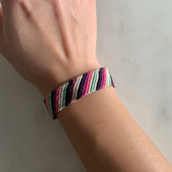 3/$15ππ Friendship bracelet in multicolour striped - Picture 5 of 7